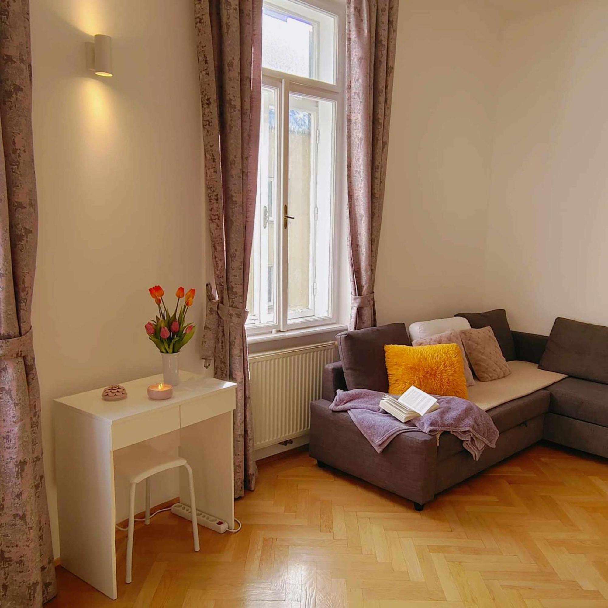Central And Round 3 Minutes To City Shopping Center And Schoenbrunn Palace Vienna Esterno foto
