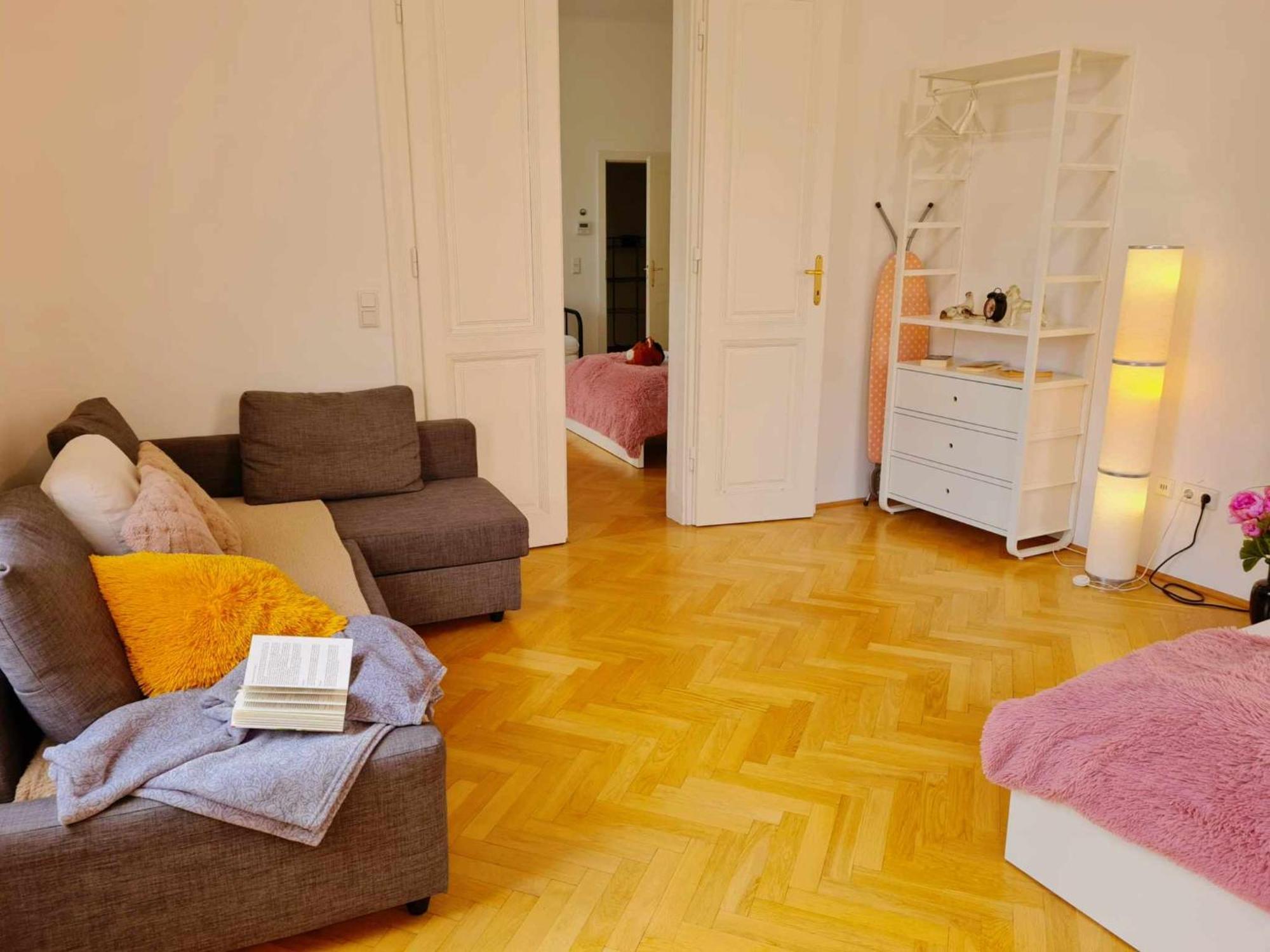 Central And Round 3 Minutes To City Shopping Center And Schoenbrunn Palace Vienna Esterno foto